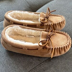 Minnetonka Kids Moccasins in Tan and Brown